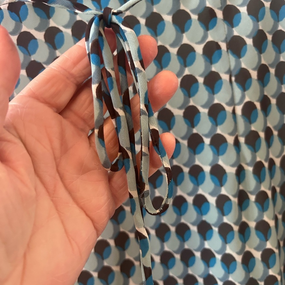 Vintage Y2K Fit and Flare retro dot midi dress. Lined. Tie back. Geometric. - Picture 7 of 13